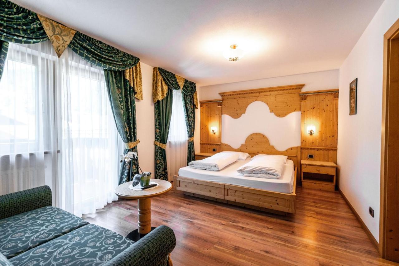 Garni Hotel And Apartments Wildbach Selva di Val Gardena Exteriér fotografie